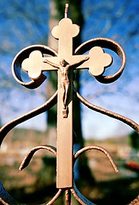 Crucifix at Williams Family grave site.